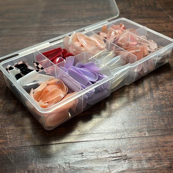 huge fake nail bundle with case - all different colors, sizes, patterns, lengths - Picture 13 of 13